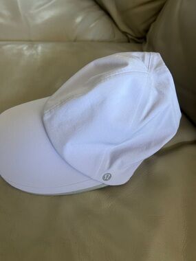 NWOT Lululemon Lavendar Frost Ponytail Cap